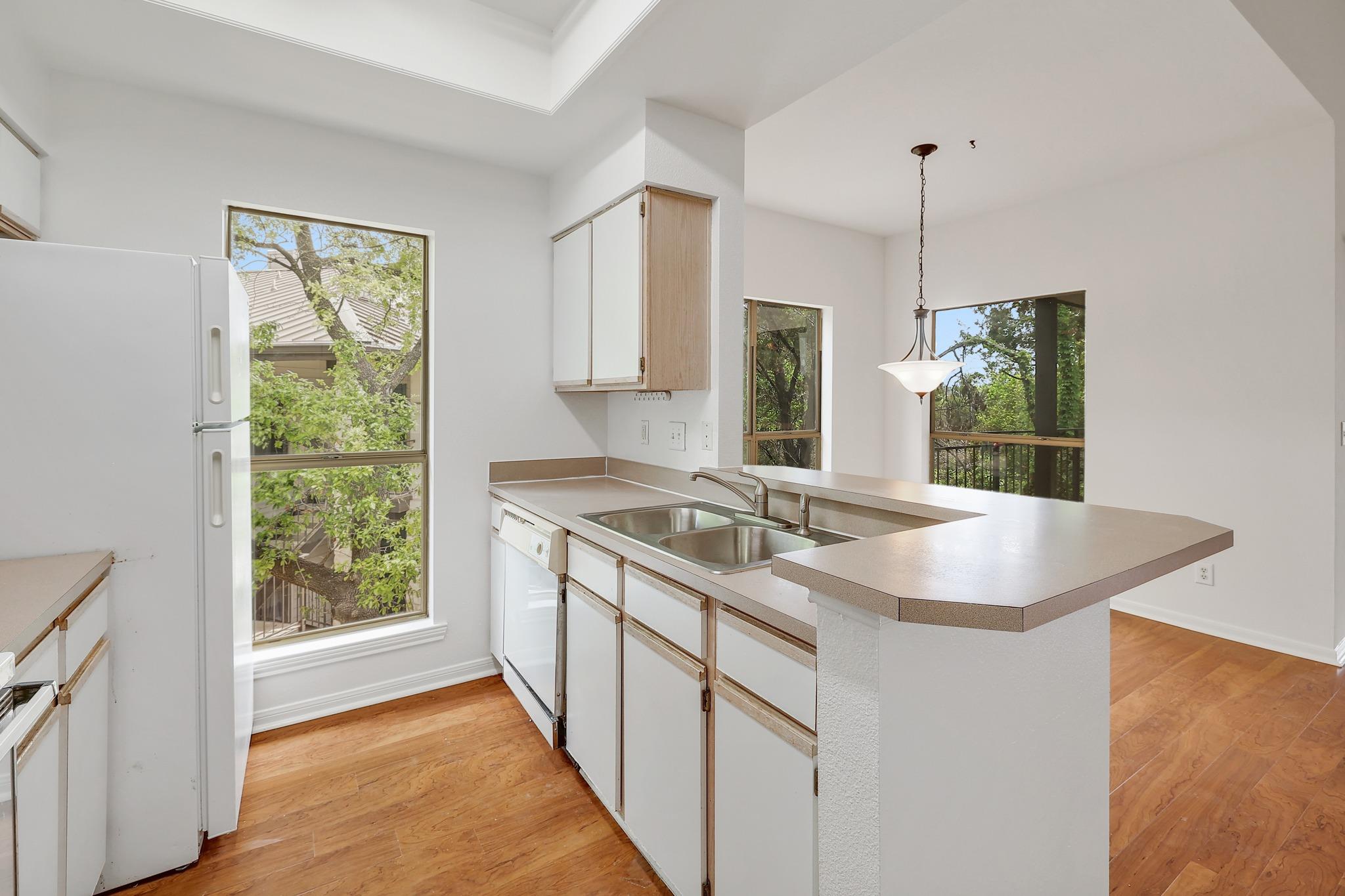 6000 Shepherd Mountain CV # 1703