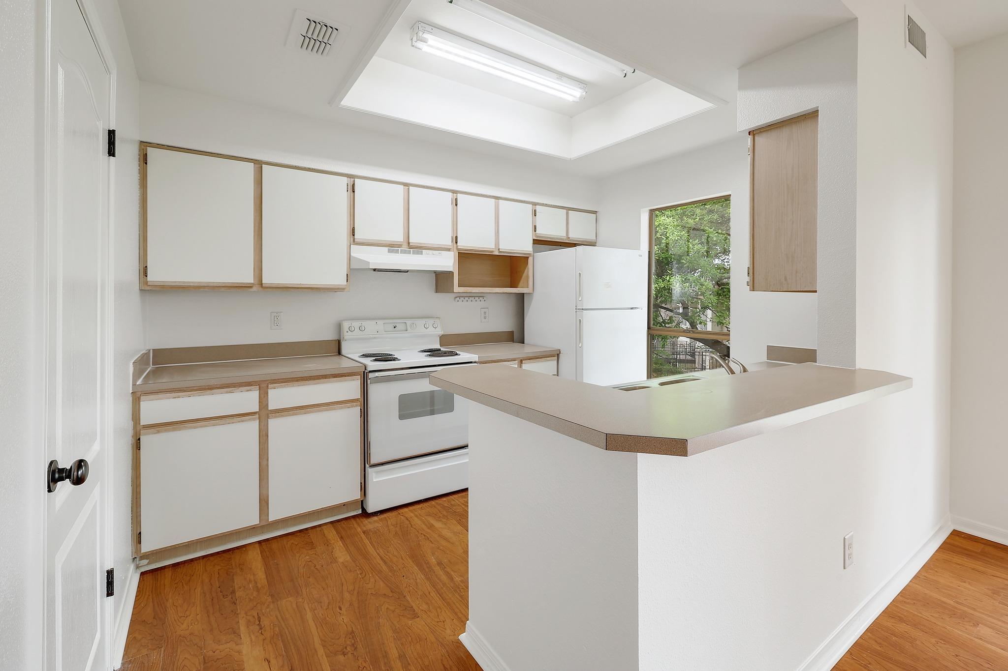 6000 Shepherd Mountain CV # 1703