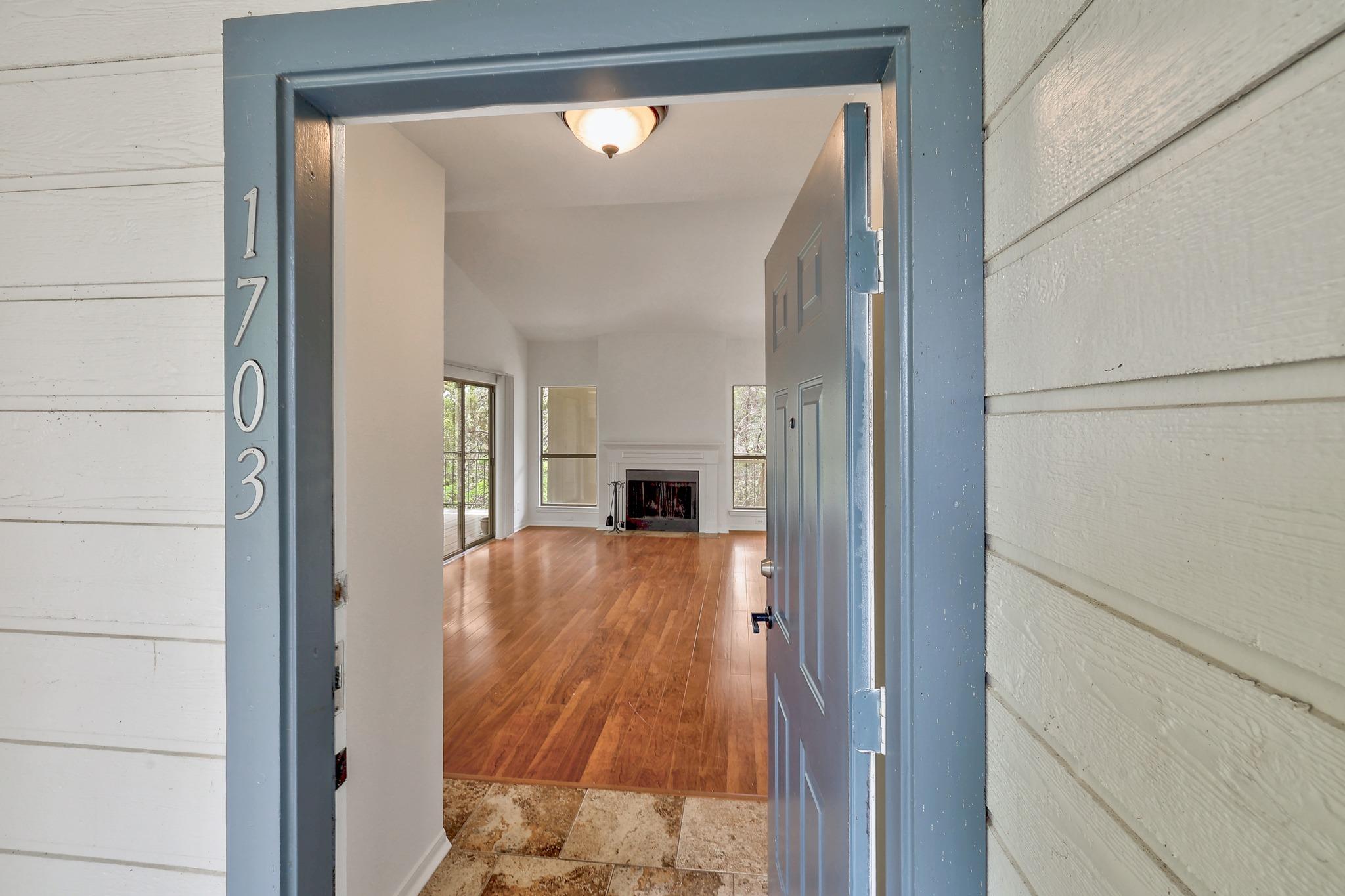 6000 Shepherd Mountain CV # 1703