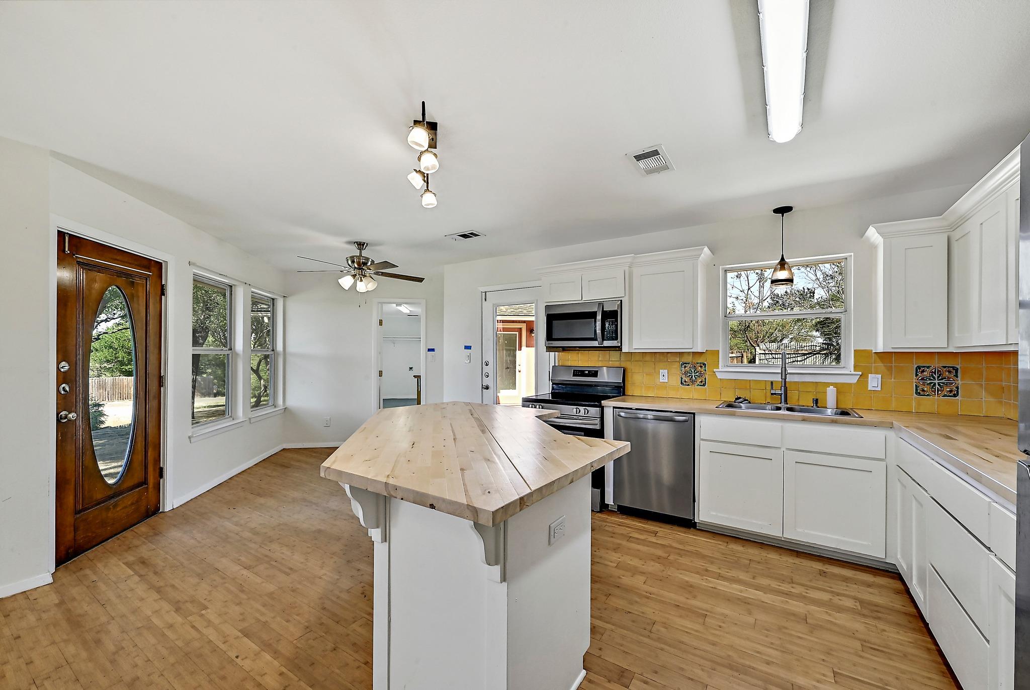 757 Cypress LN