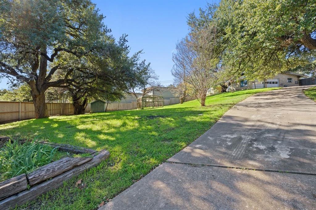601 Sandringham CIR