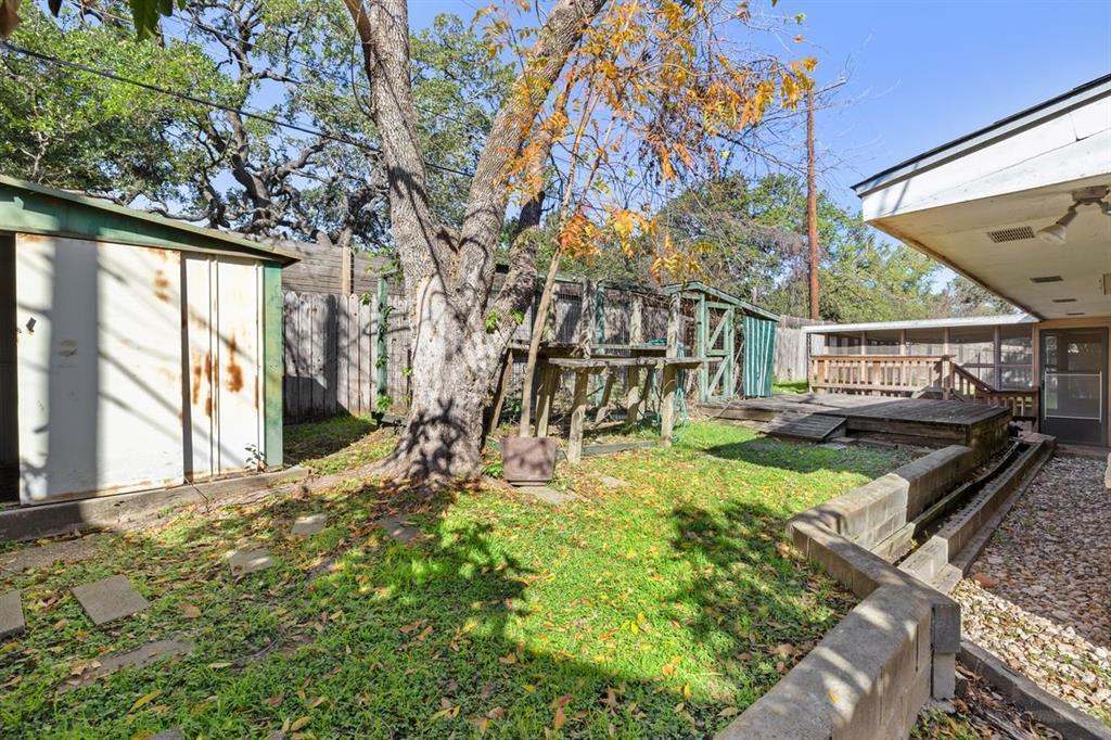 601 Sandringham CIR
