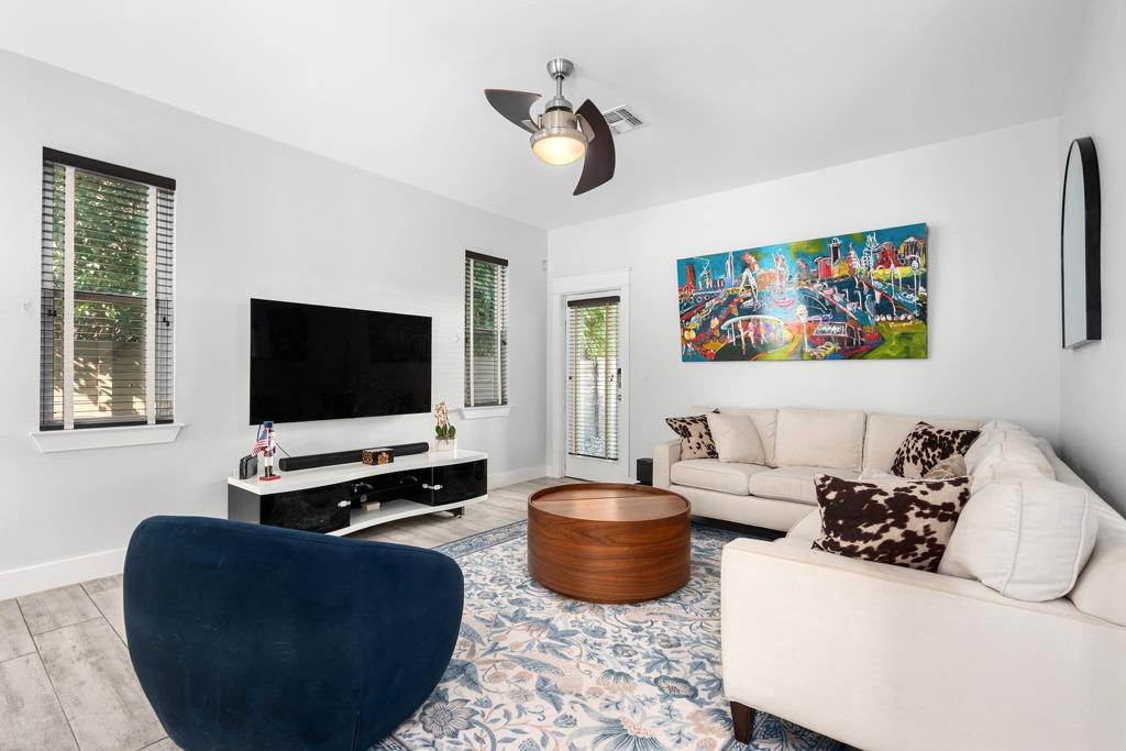 3129 Govalle Ave
