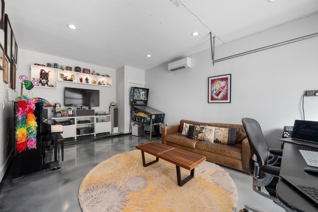 3129 Govalle Ave