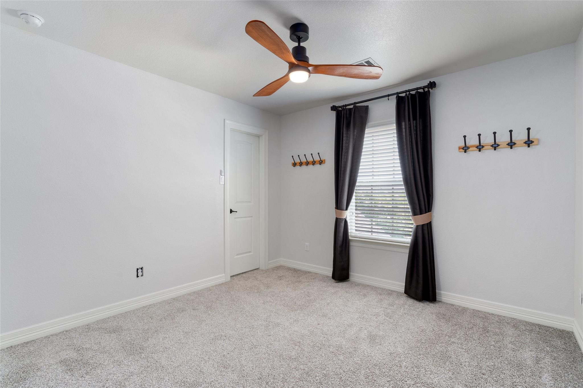 19601 Wearyall Hill LN