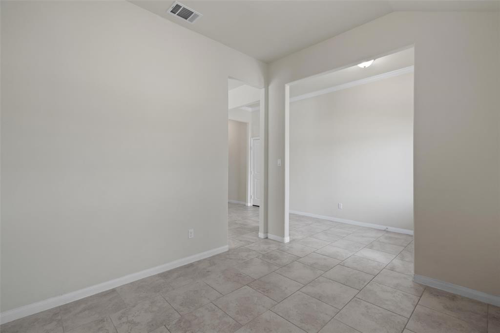 204 Crescent Heights DR