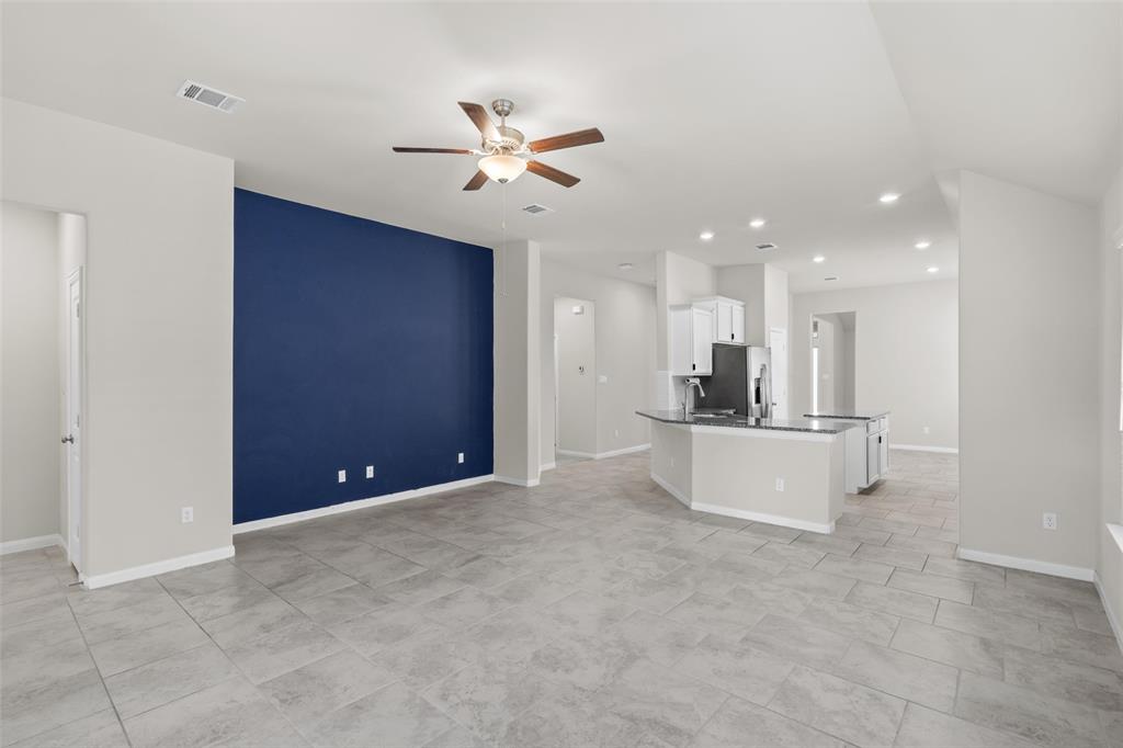 204 Crescent Heights DR