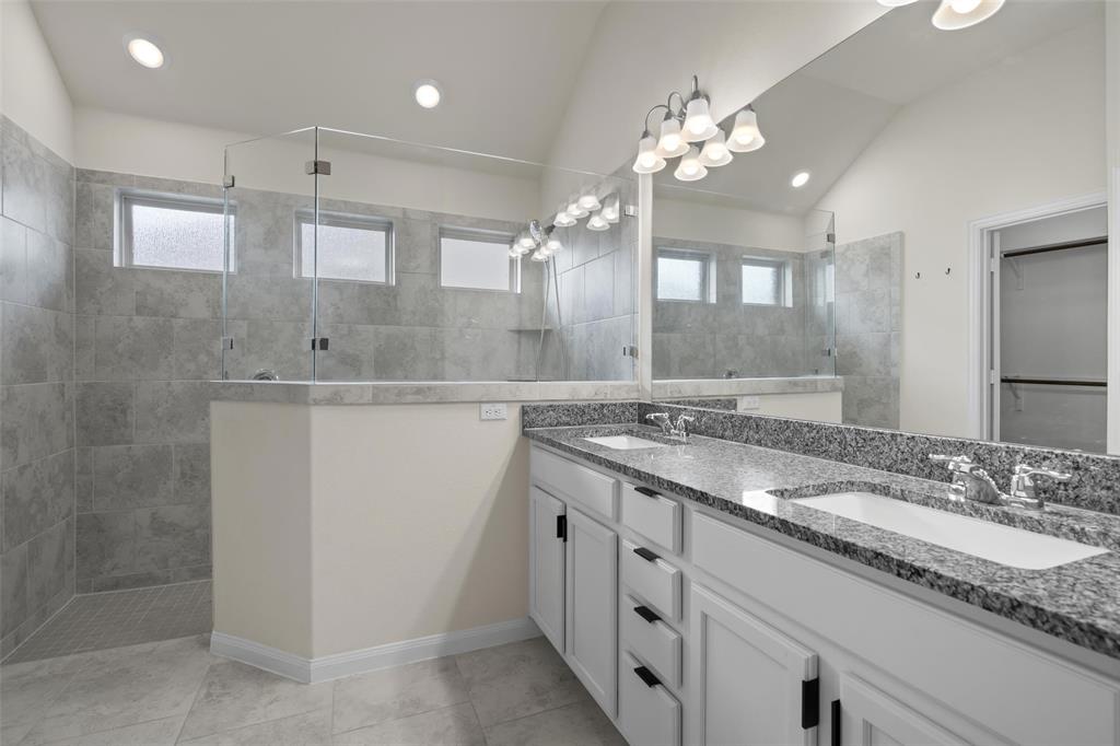 204 Crescent Heights DR