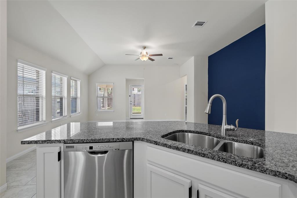 204 Crescent Heights DR