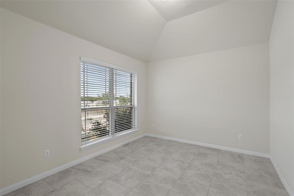 204 Crescent Heights DR