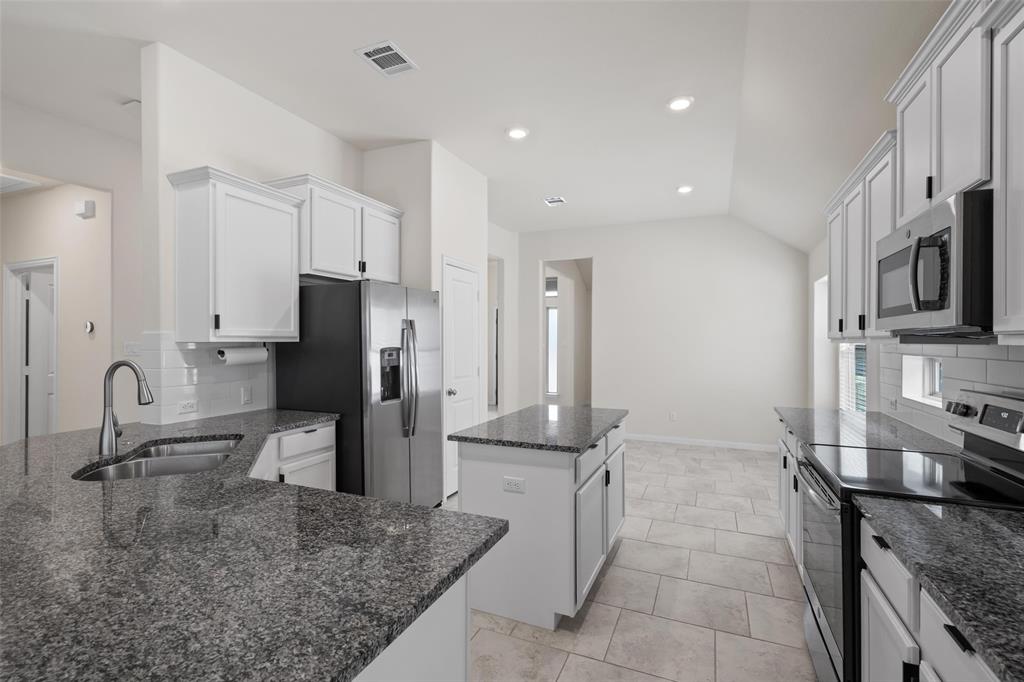 204 Crescent Heights DR