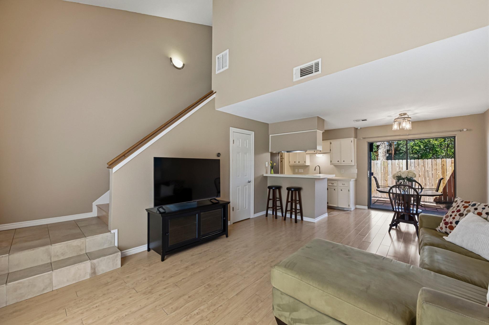 5604 Woodrow Ave # 15