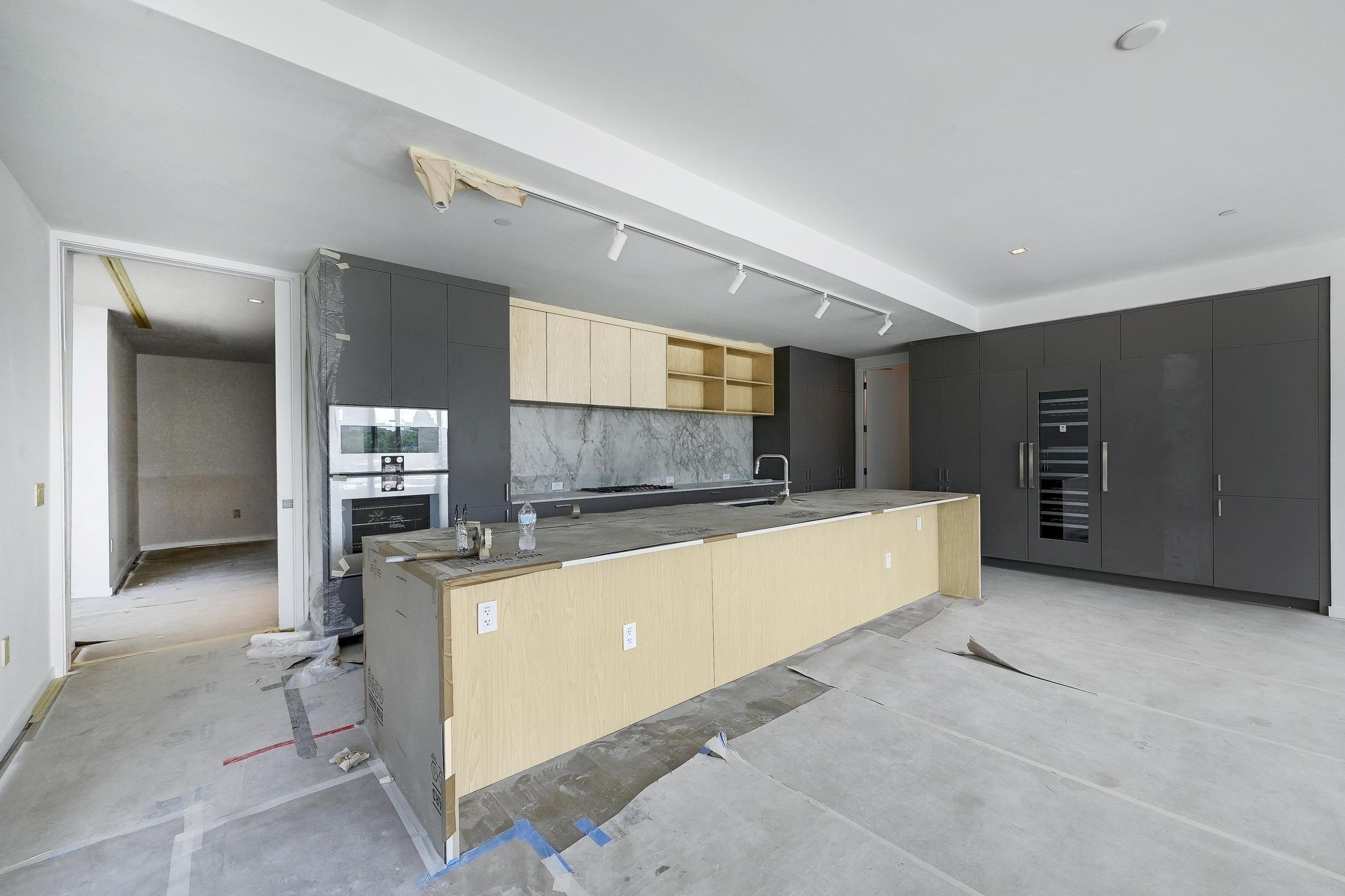 1006 Baylor ST # 201