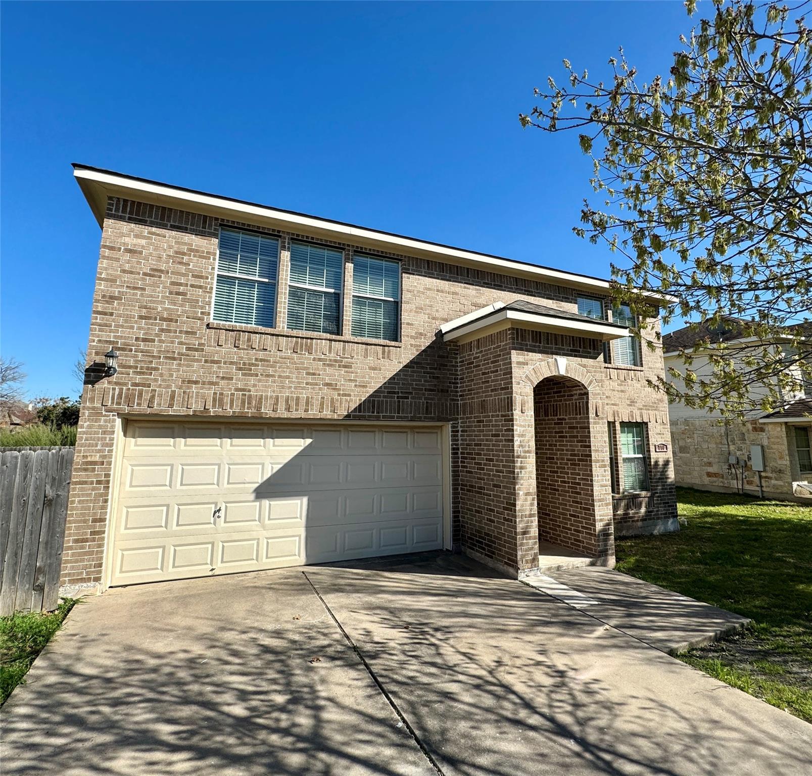 710 Honeysuckle DR