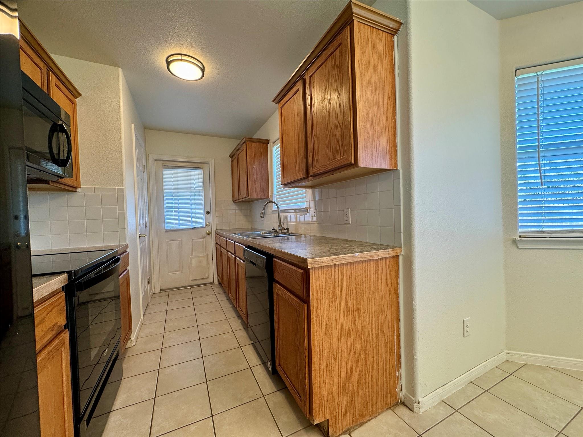 710 Honeysuckle DR