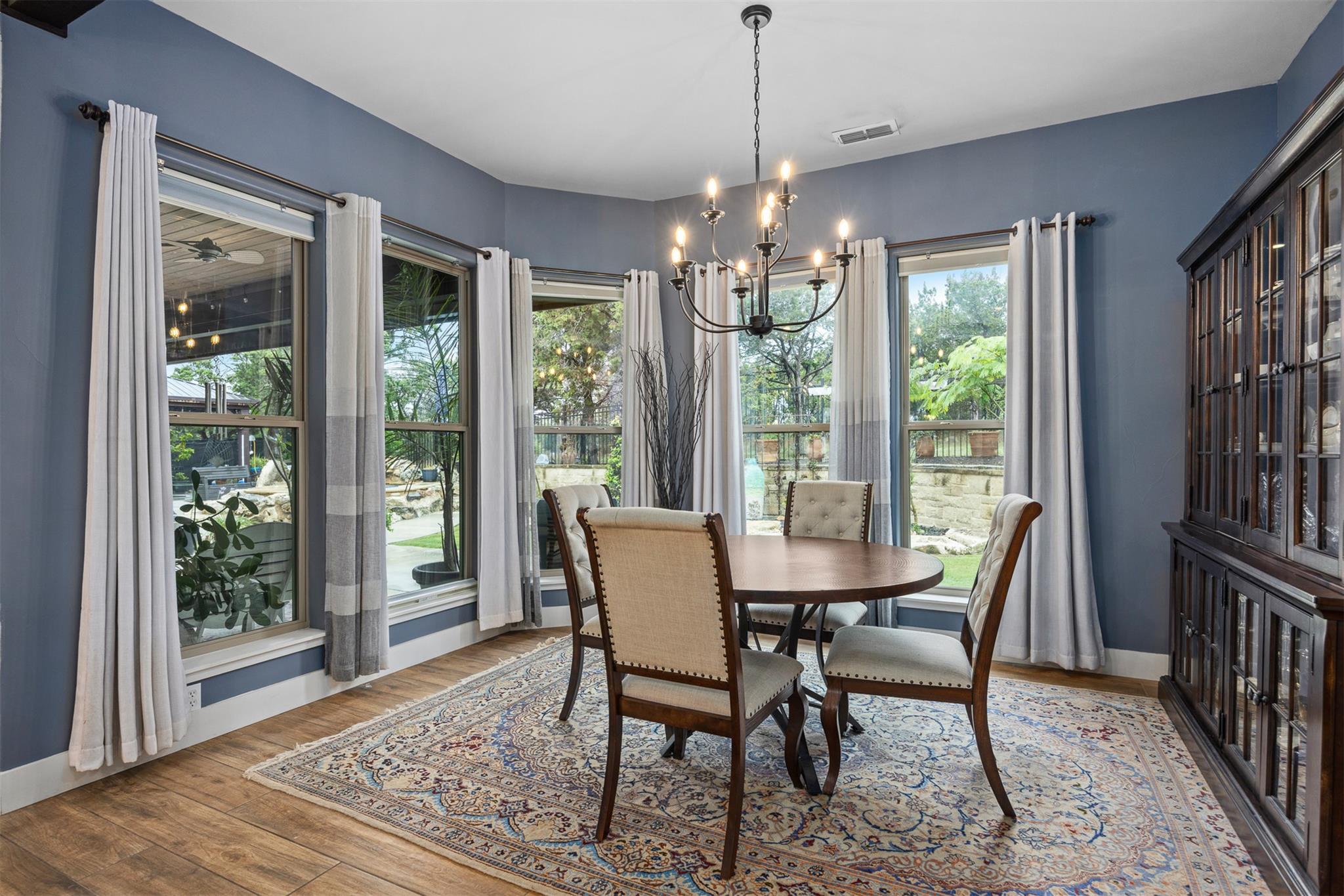 522 S San Juan