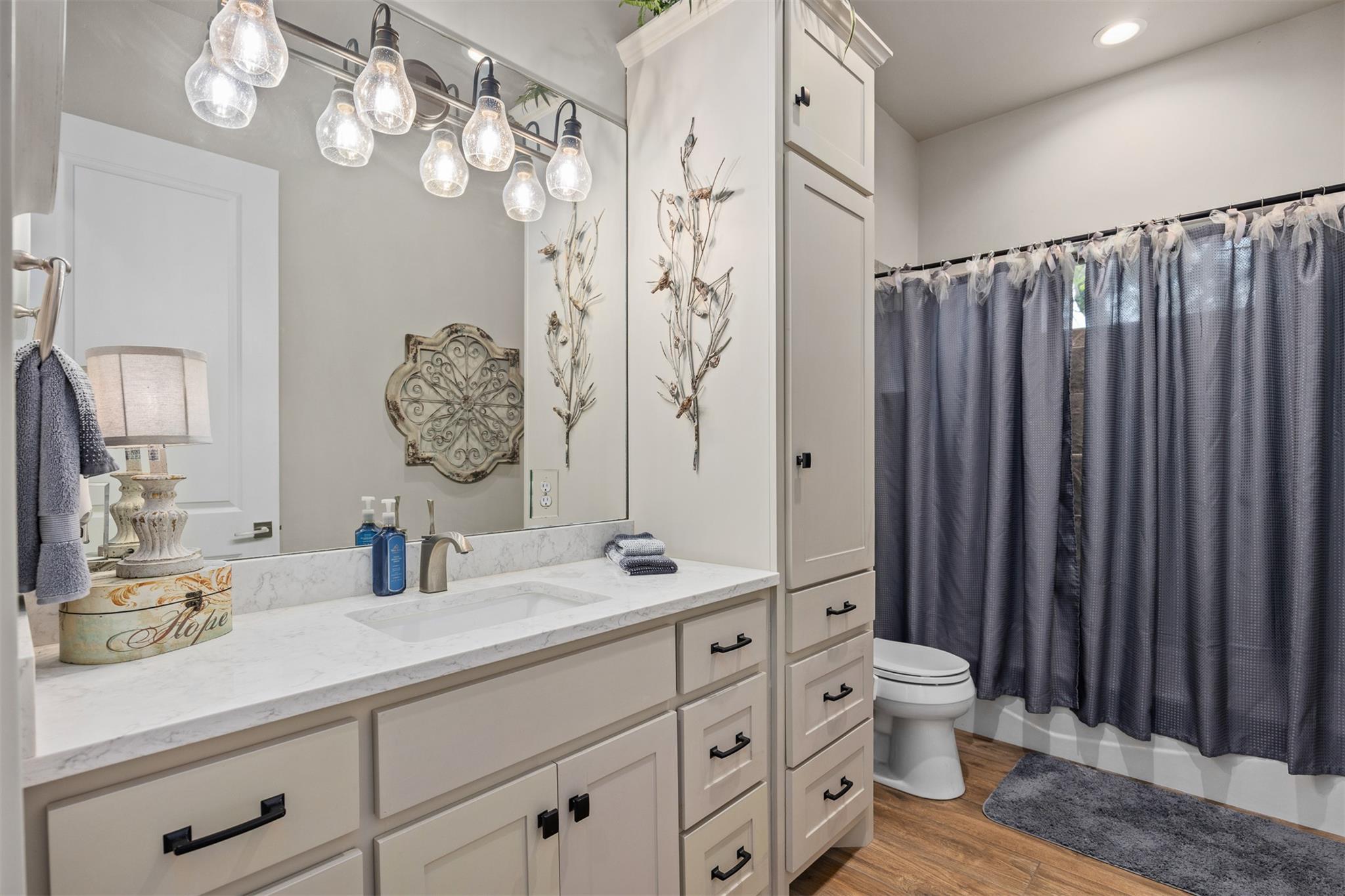 522 S San Juan