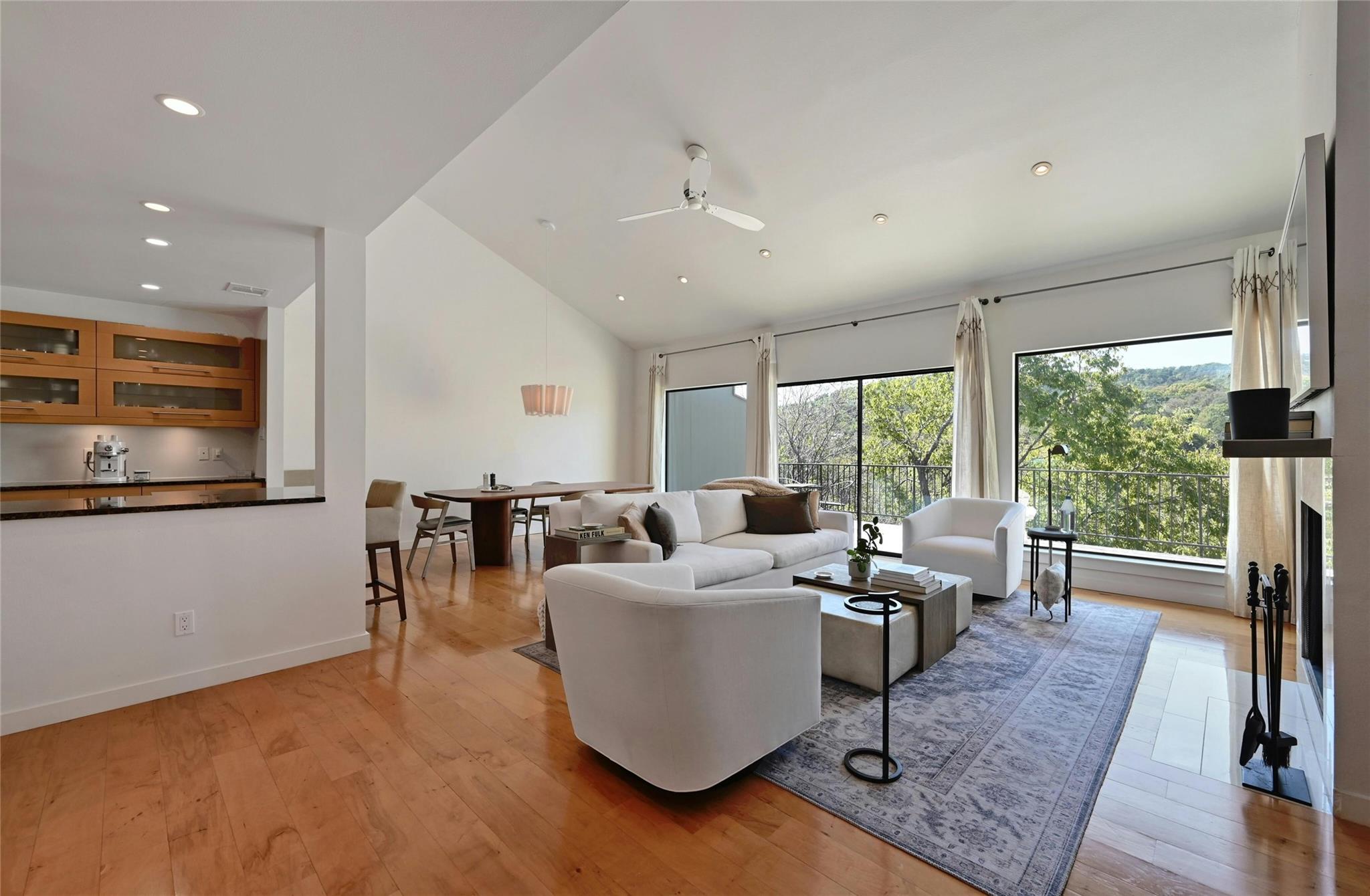 1821 Westlake DR # 132