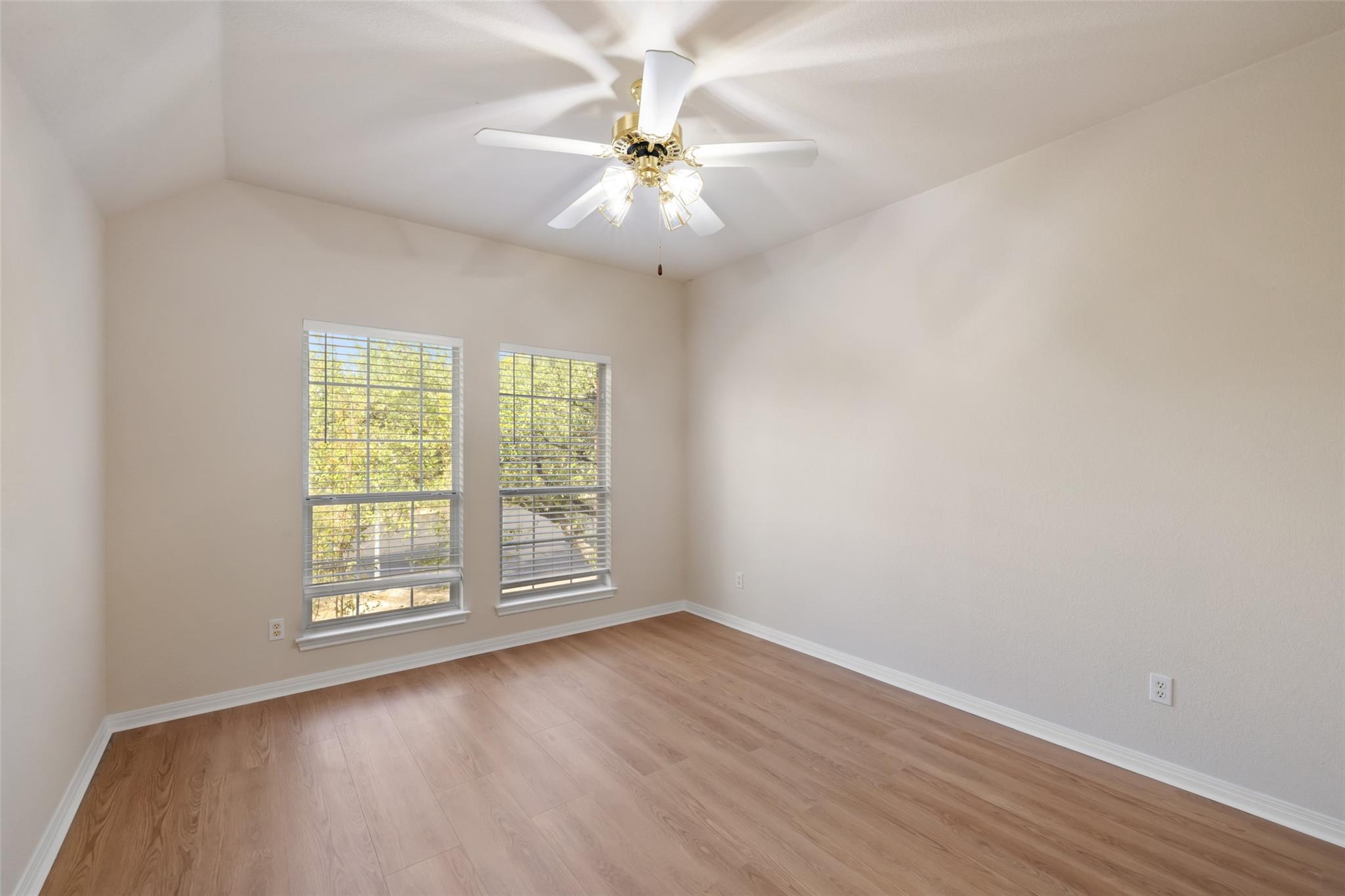 11505 Leon Grande CV