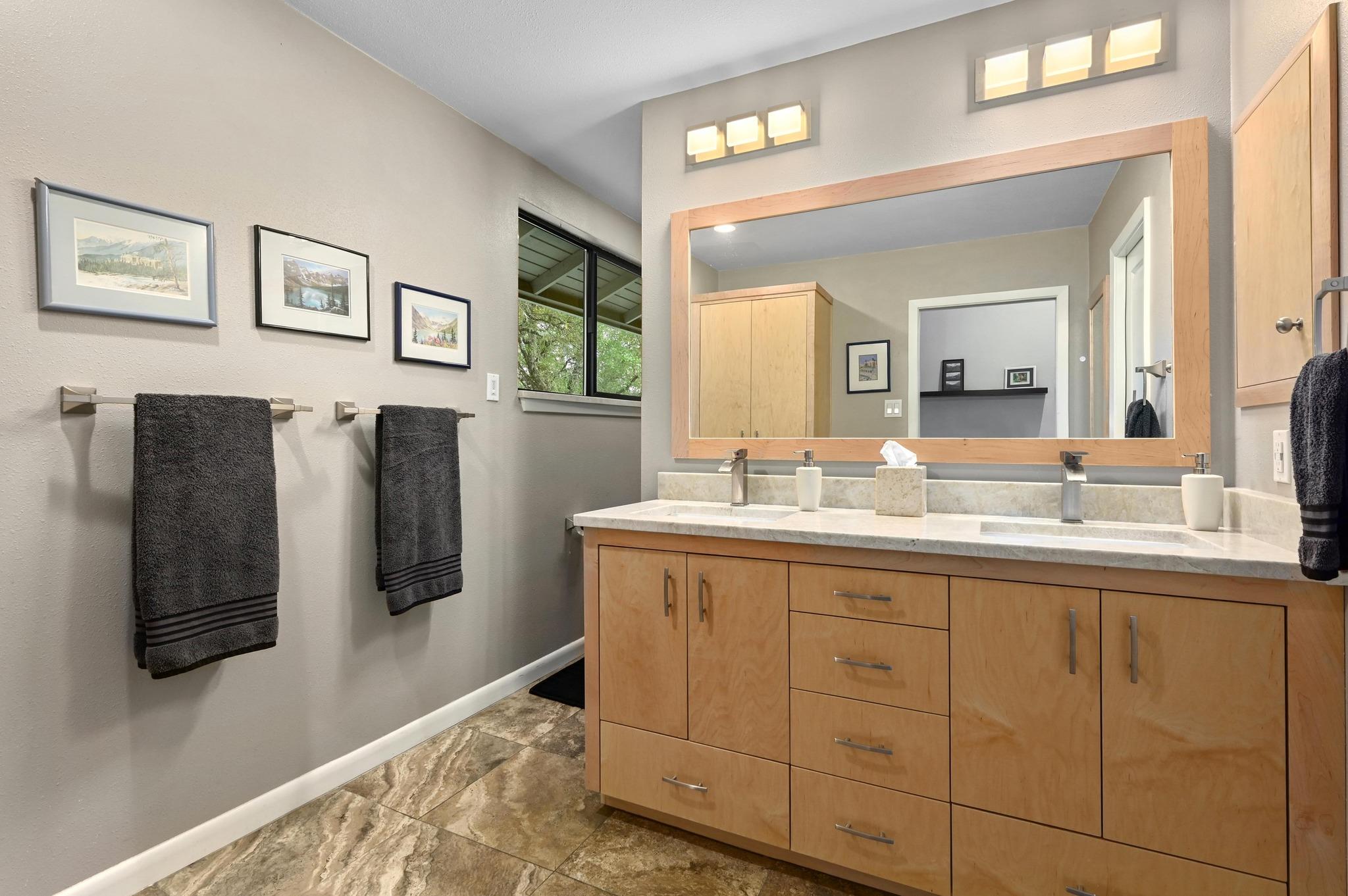 2009 S Oak Canyon RD