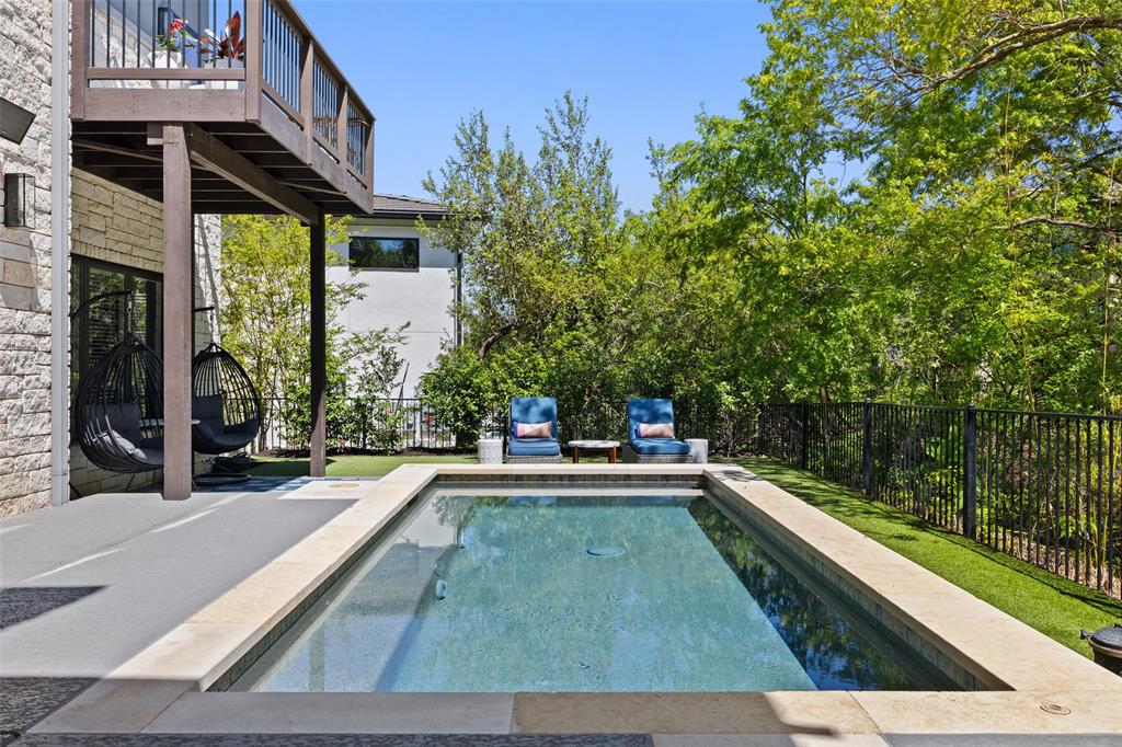 408 Luna Vista DR