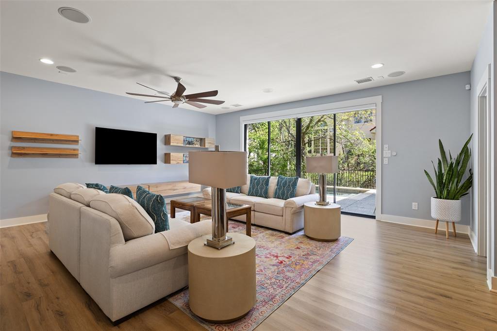 408 Luna Vista DR