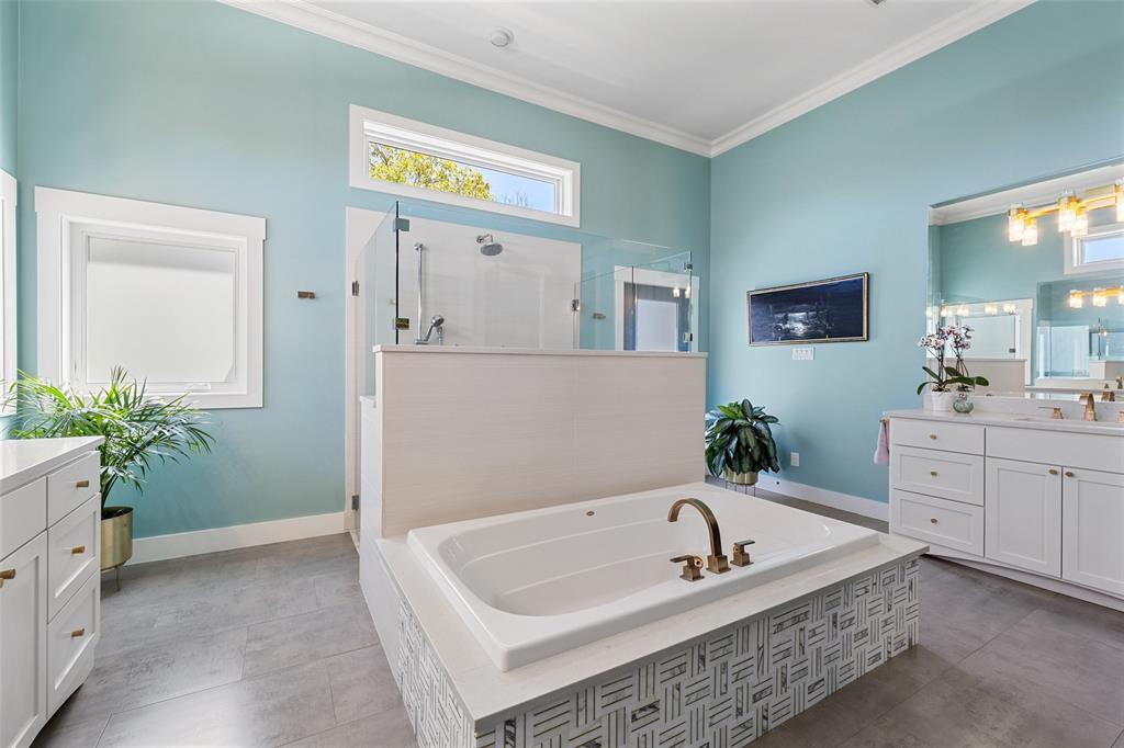 408 Luna Vista DR