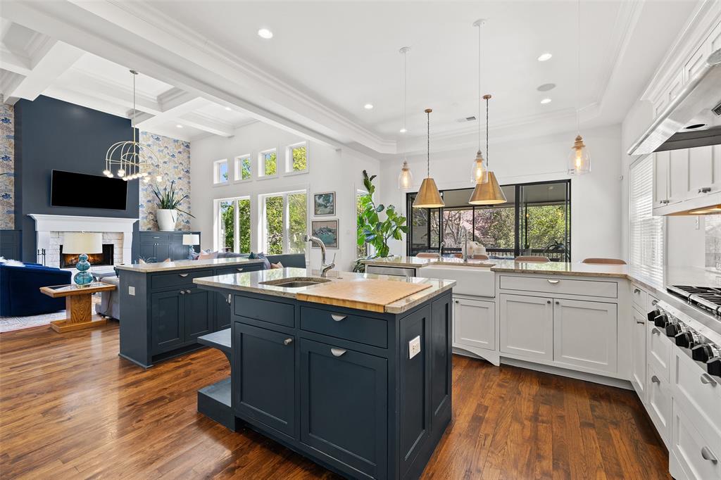 408 Luna Vista DR