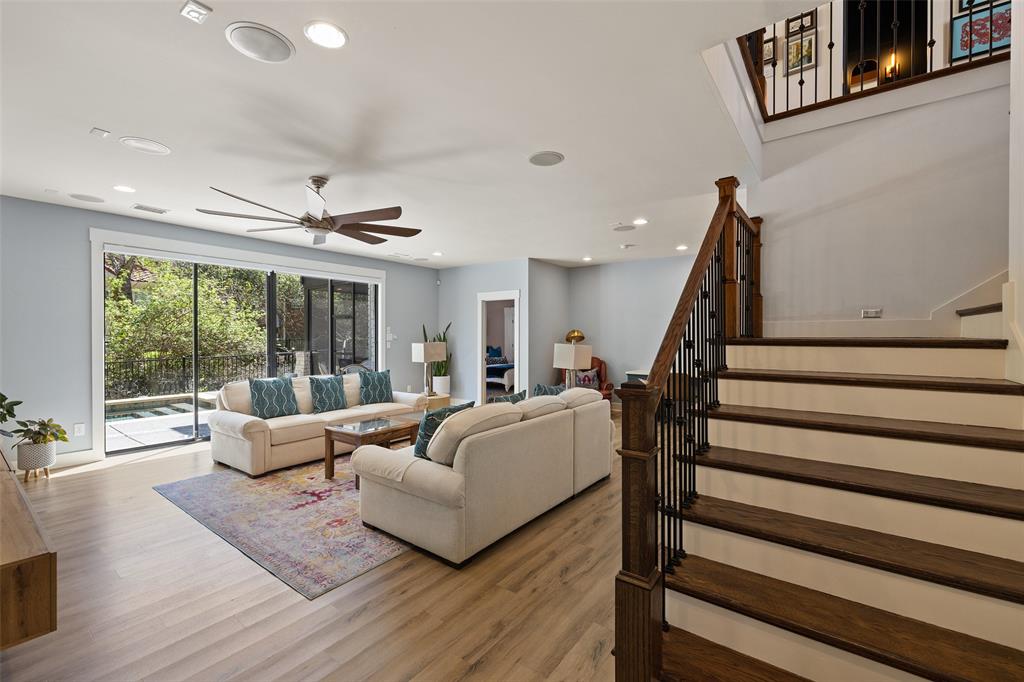 408 Luna Vista DR