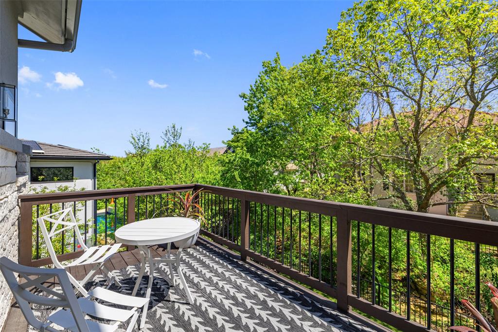 408 Luna Vista DR