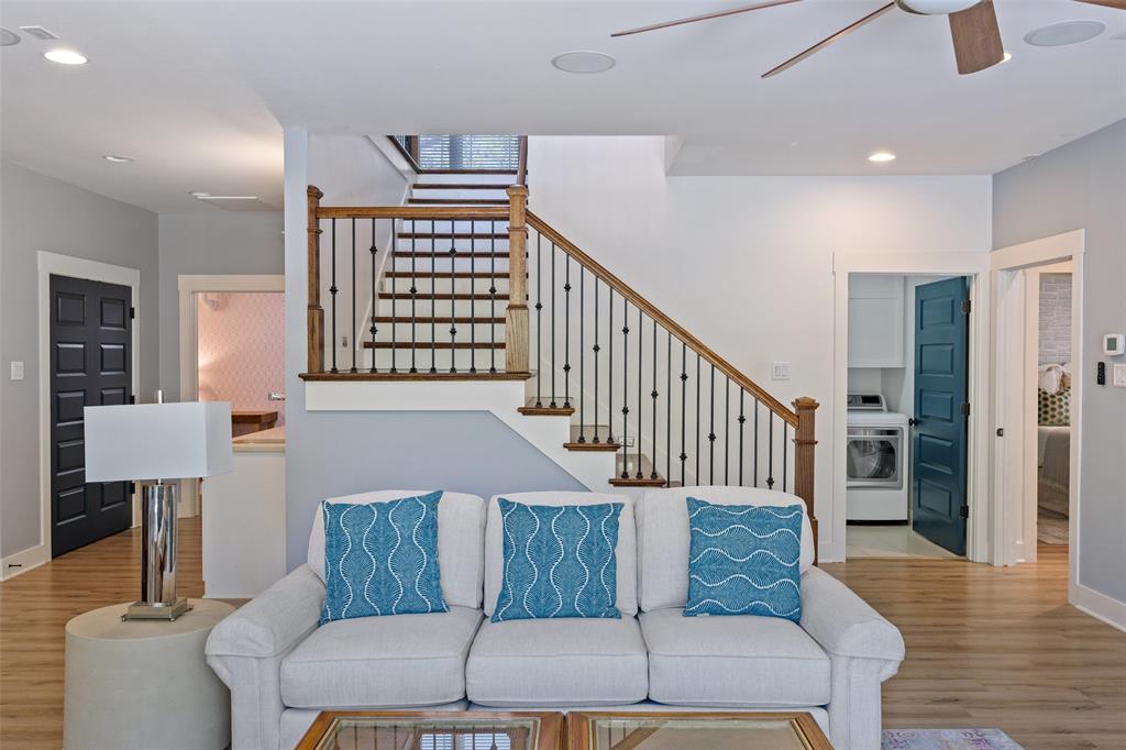 408 Luna Vista DR