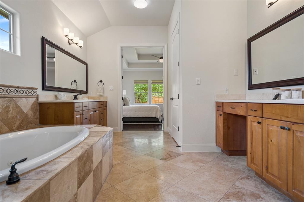 2700 Bear Springs TRL