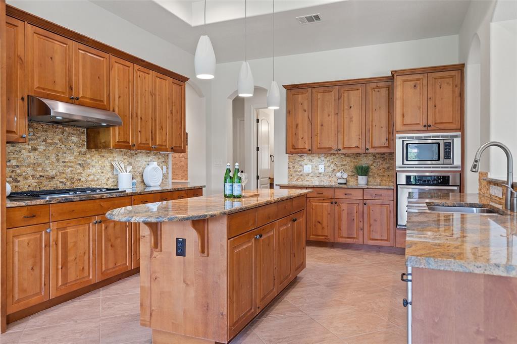 2700 Bear Springs TRL