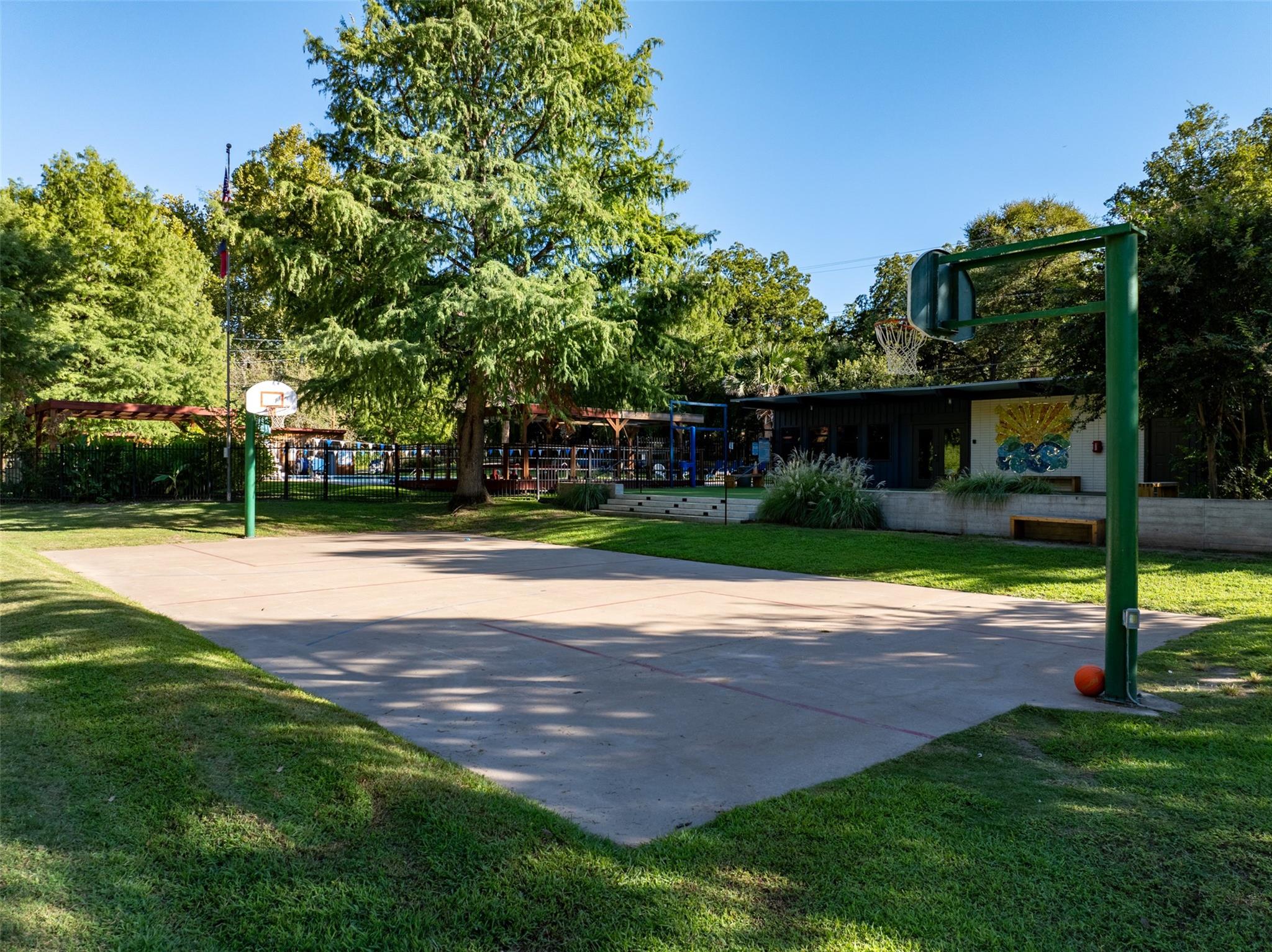 1701 Saracen RD
