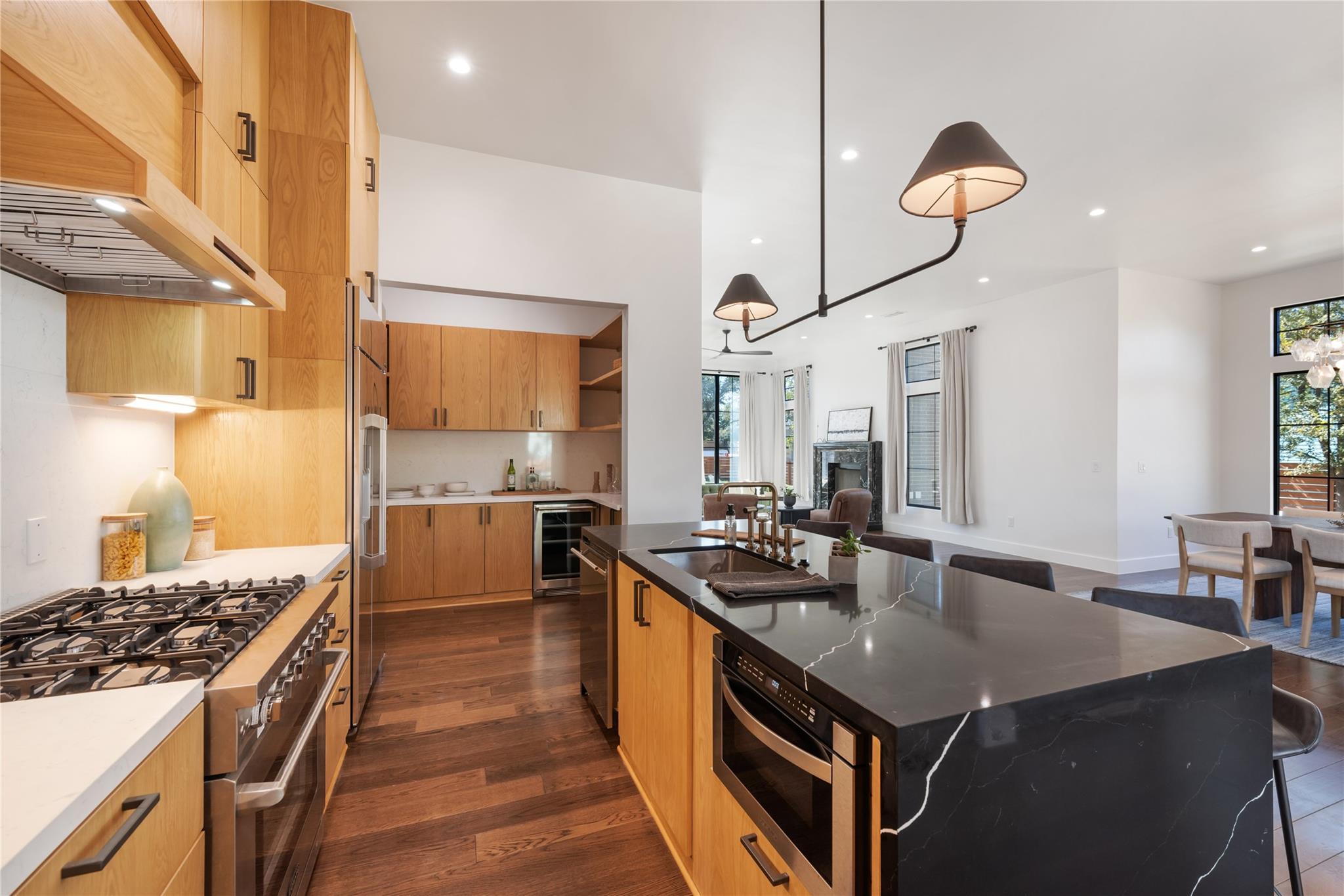 1701 Saracen RD