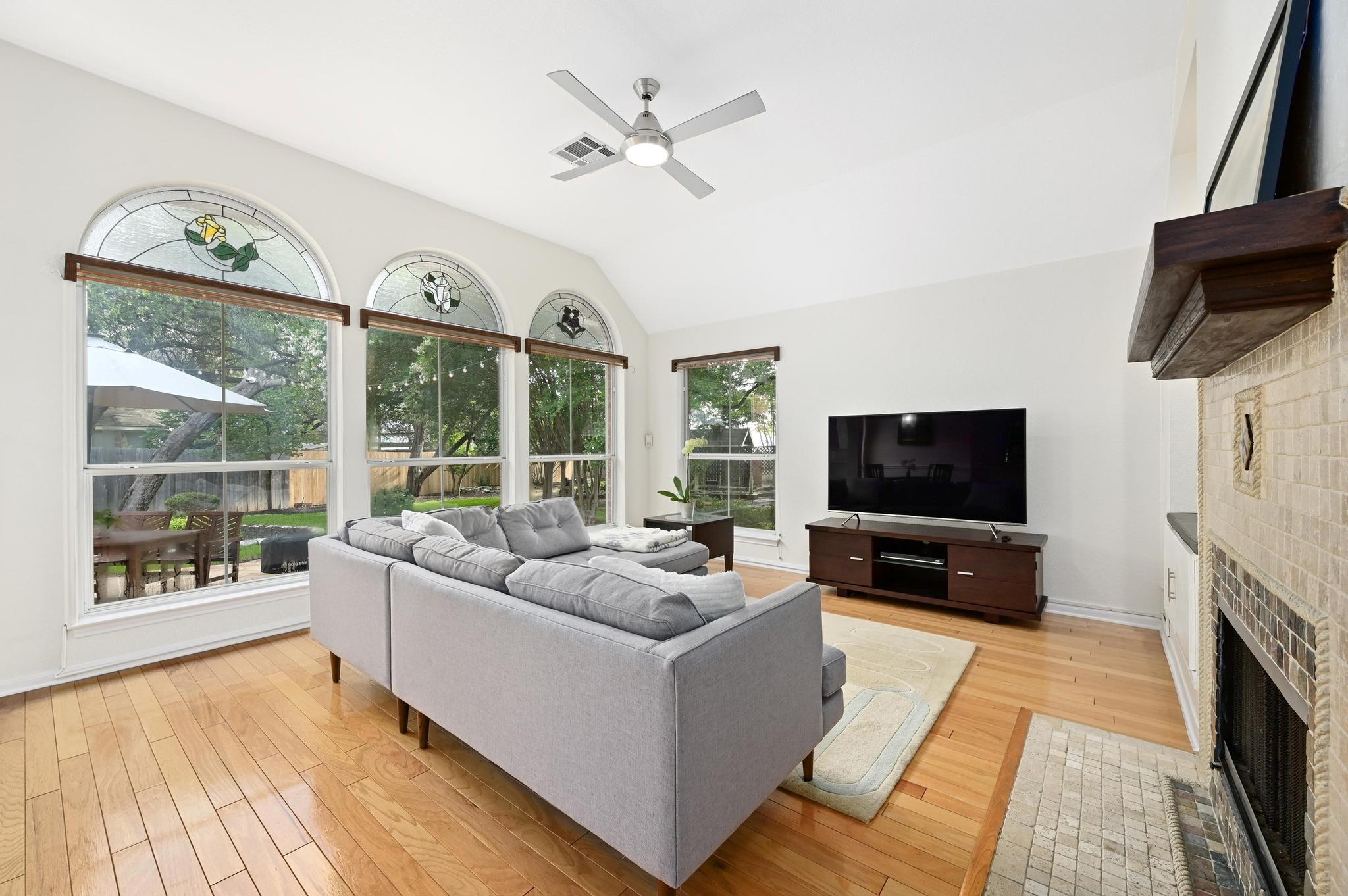 1600 Sharon PL