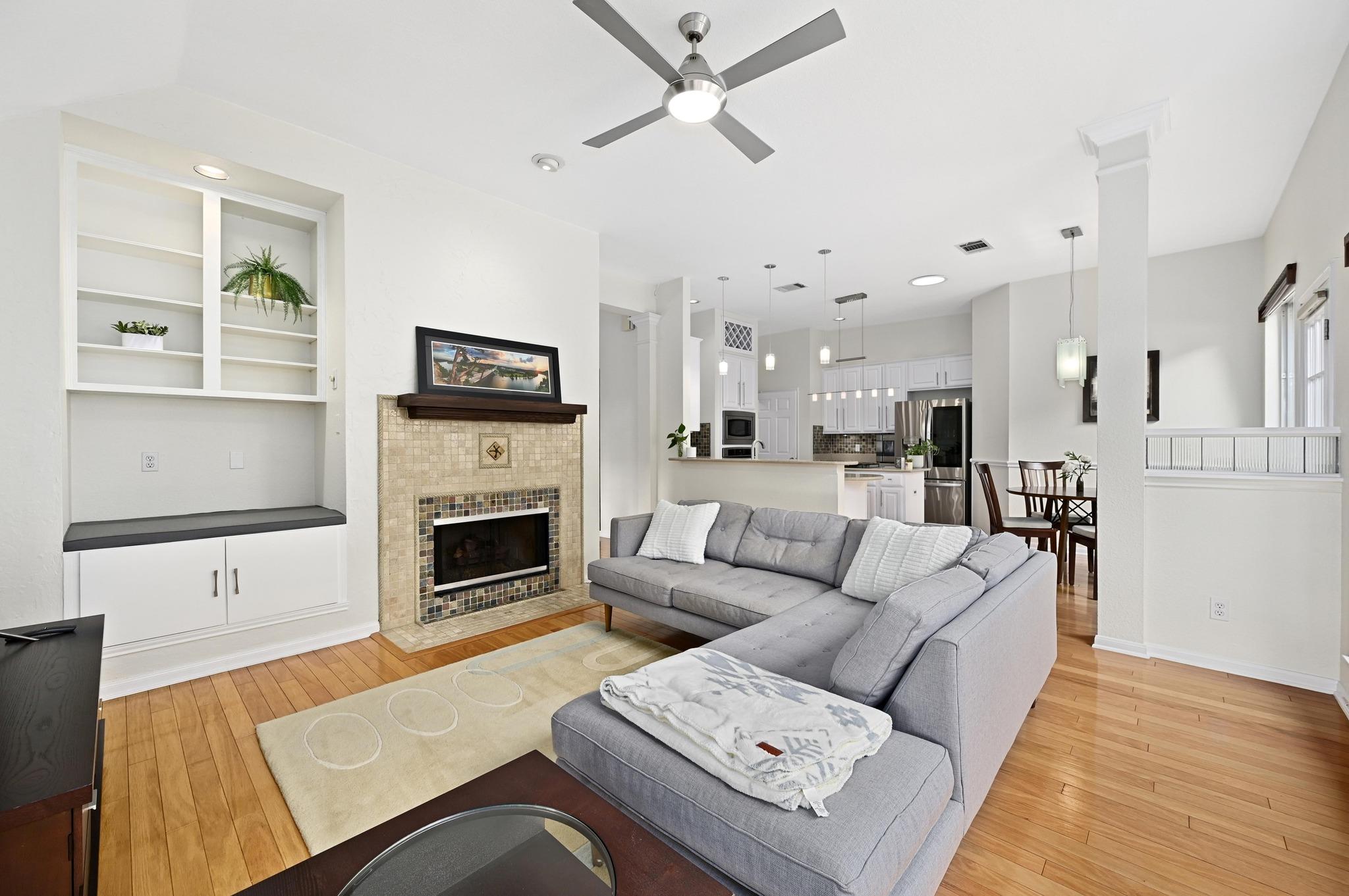 1600 Sharon PL