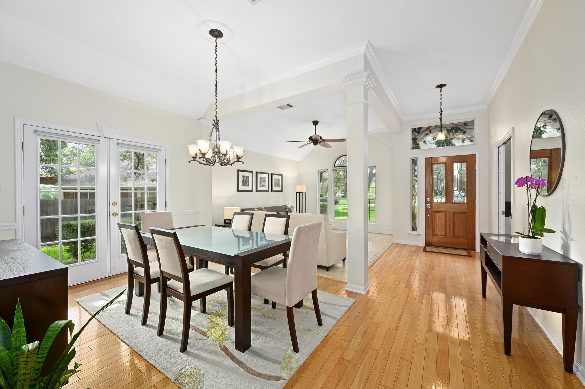 1600 Sharon PL