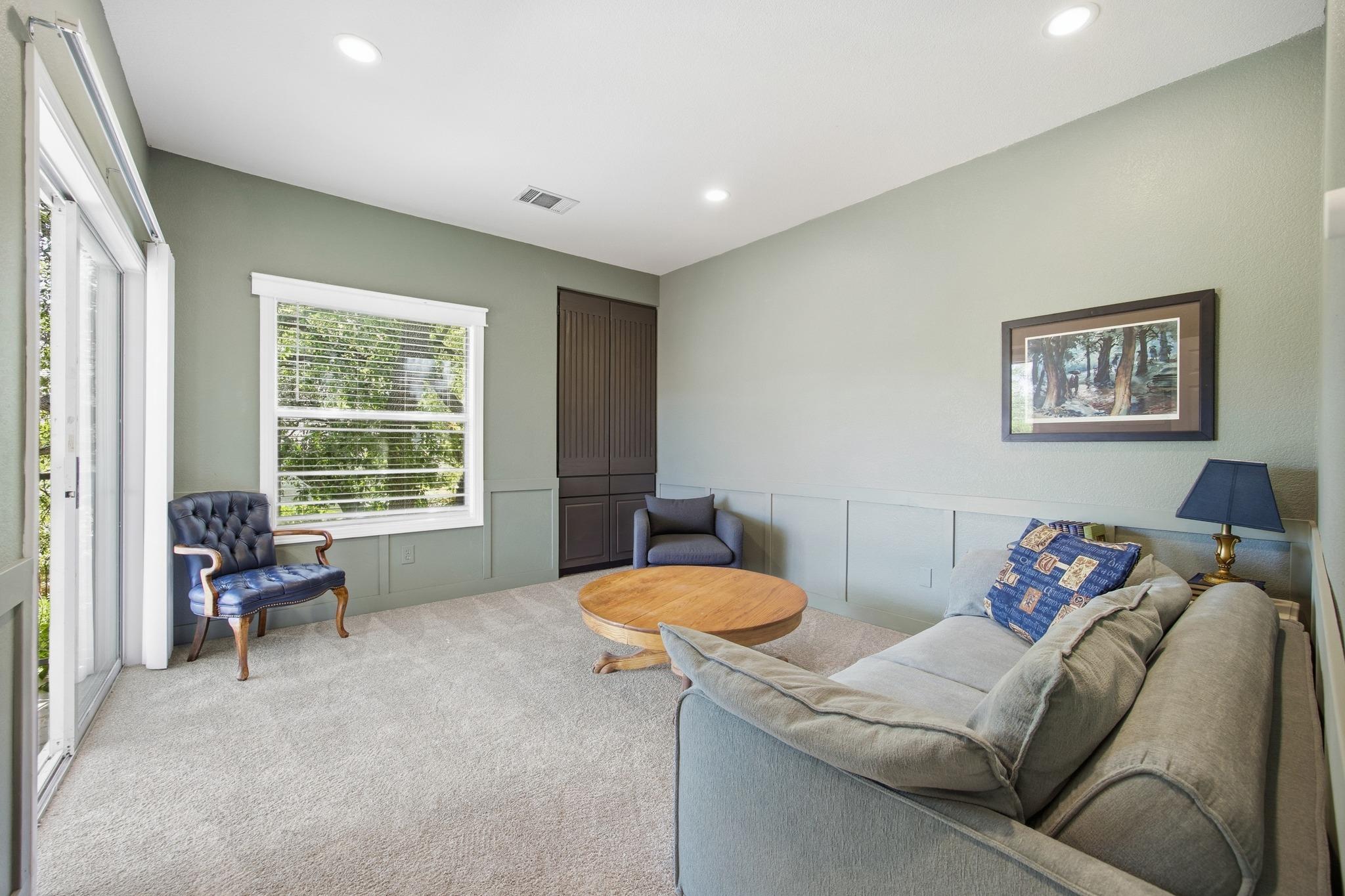 406 Hazeltine DR