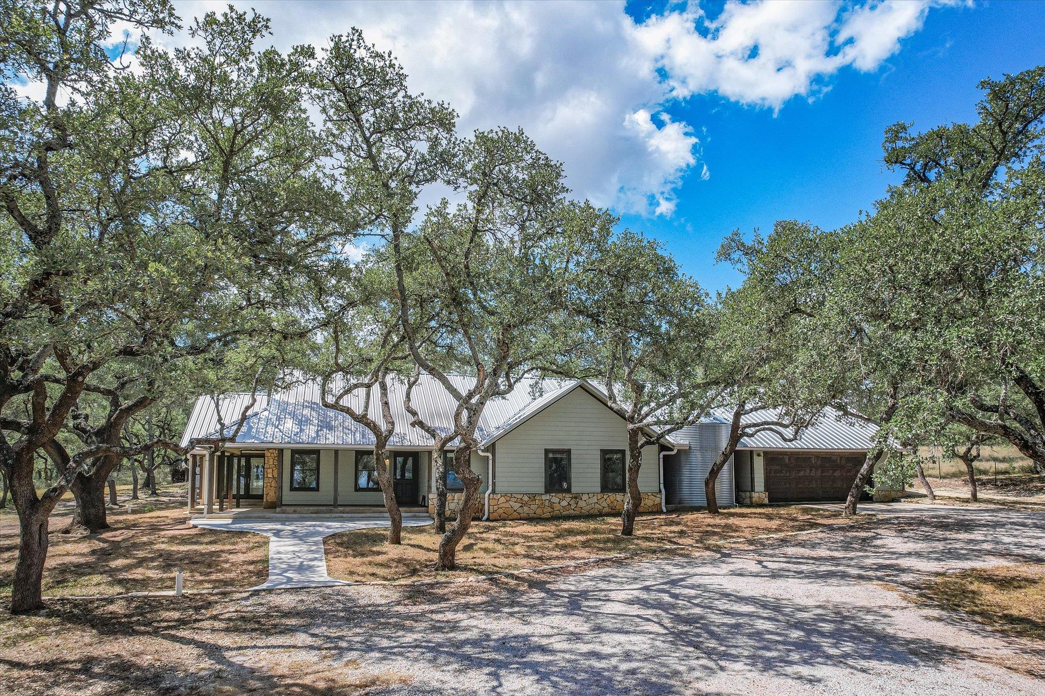 878 Ranch Road 2766