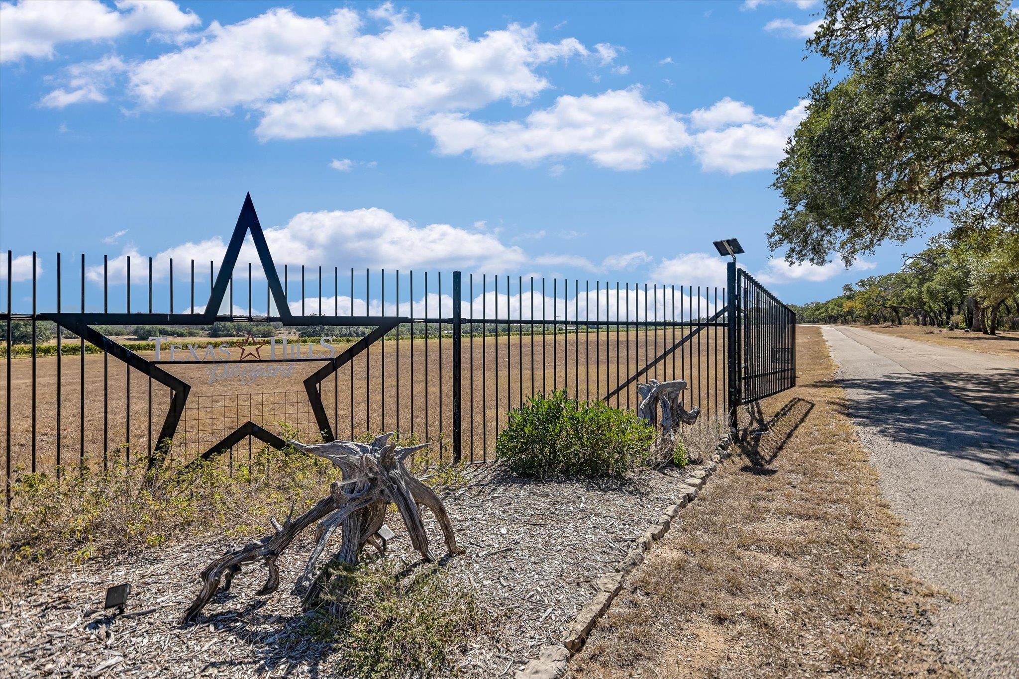 878 Ranch Road 2766