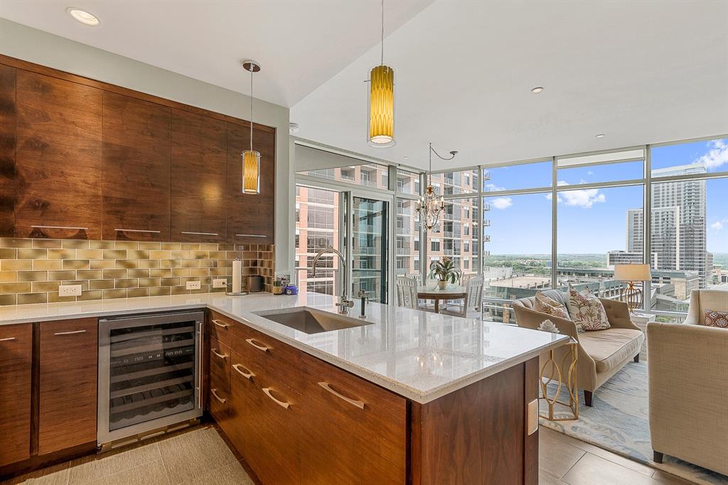 200 Congress Ave # 11C