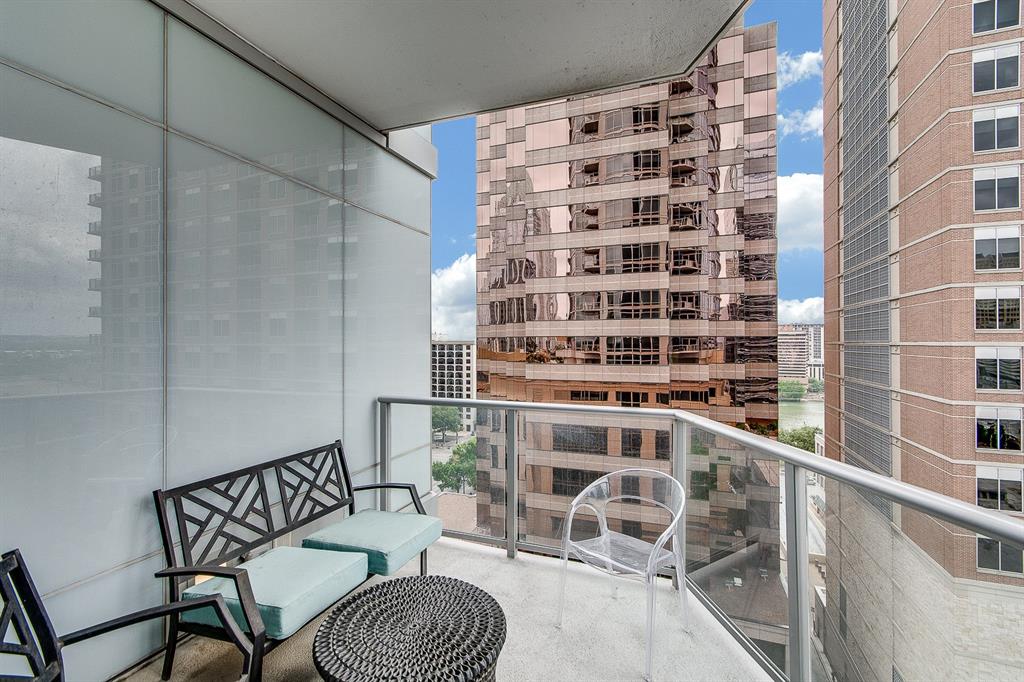 200 Congress Ave # 11C