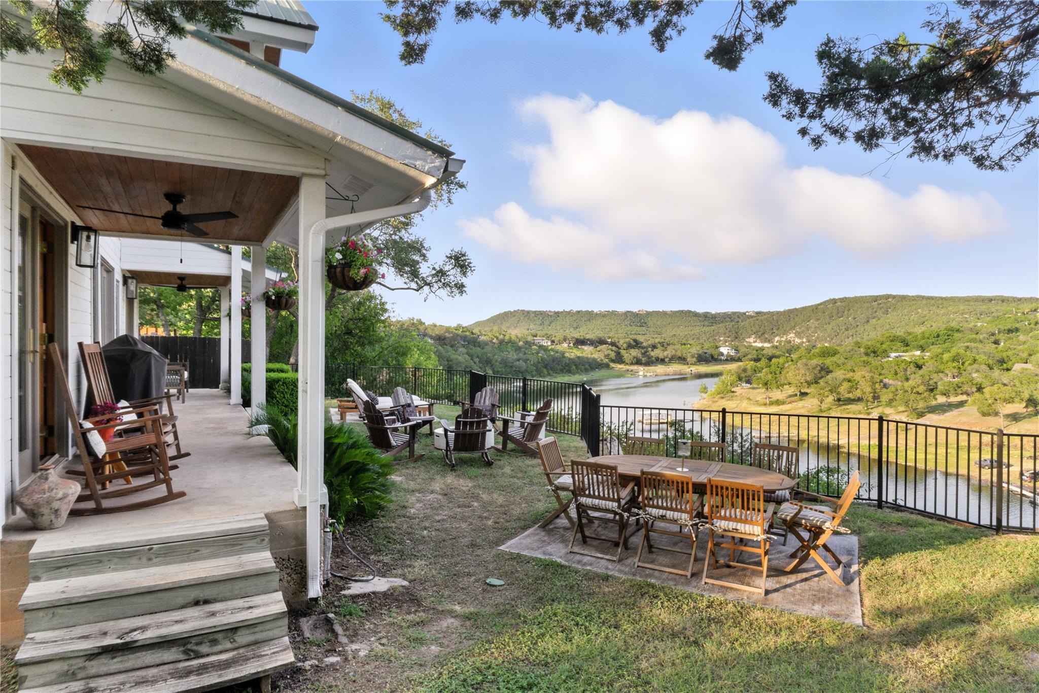 11103 Lakeside DR