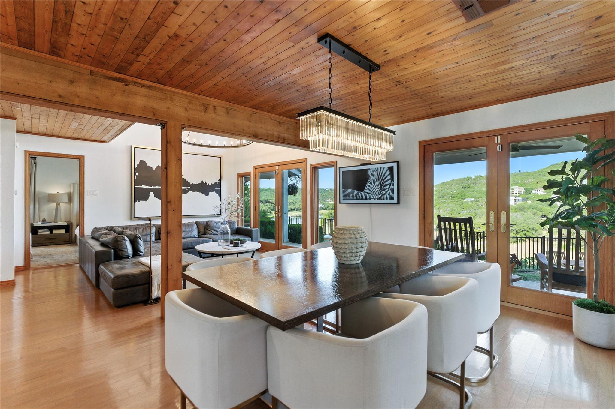 11103 Lakeside DR