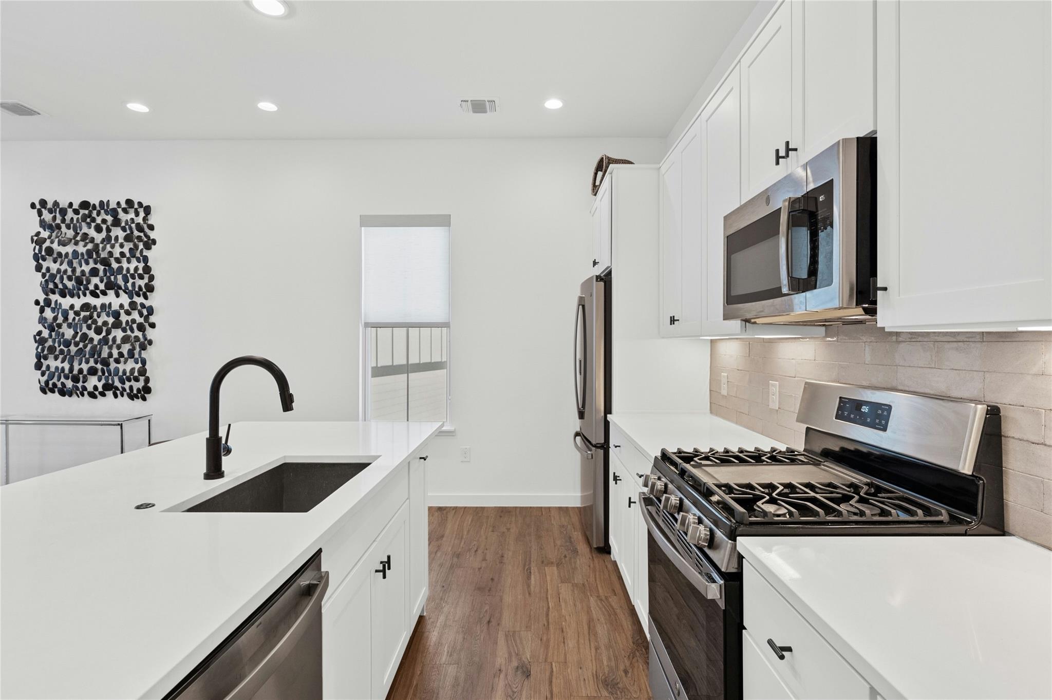 3809 Valley View RD # 10