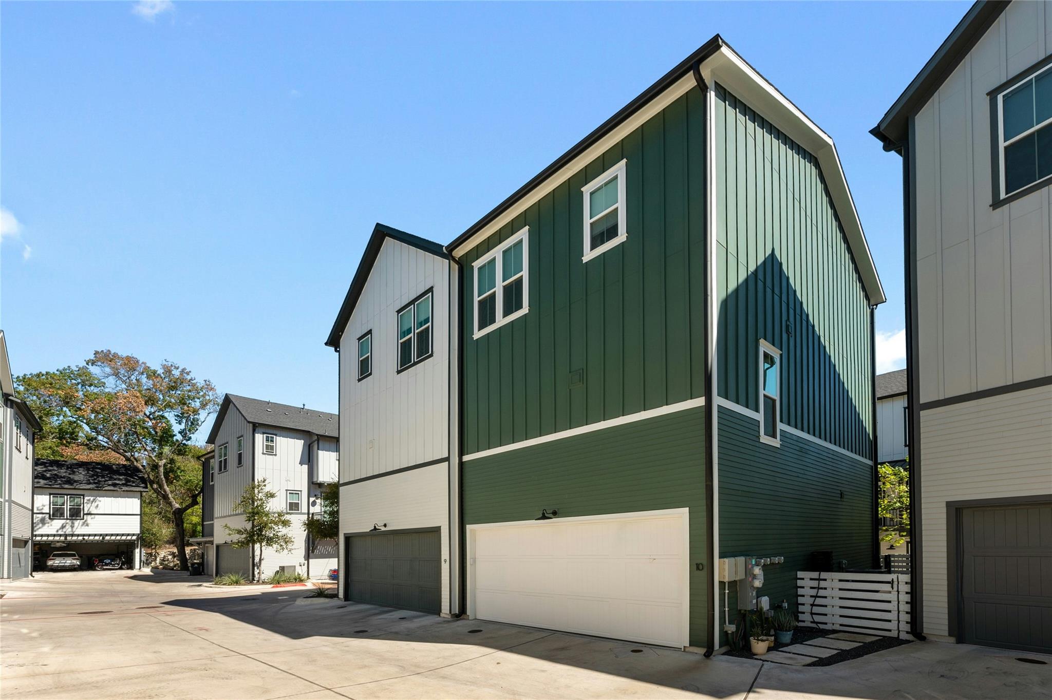 3809 Valley View RD # 10