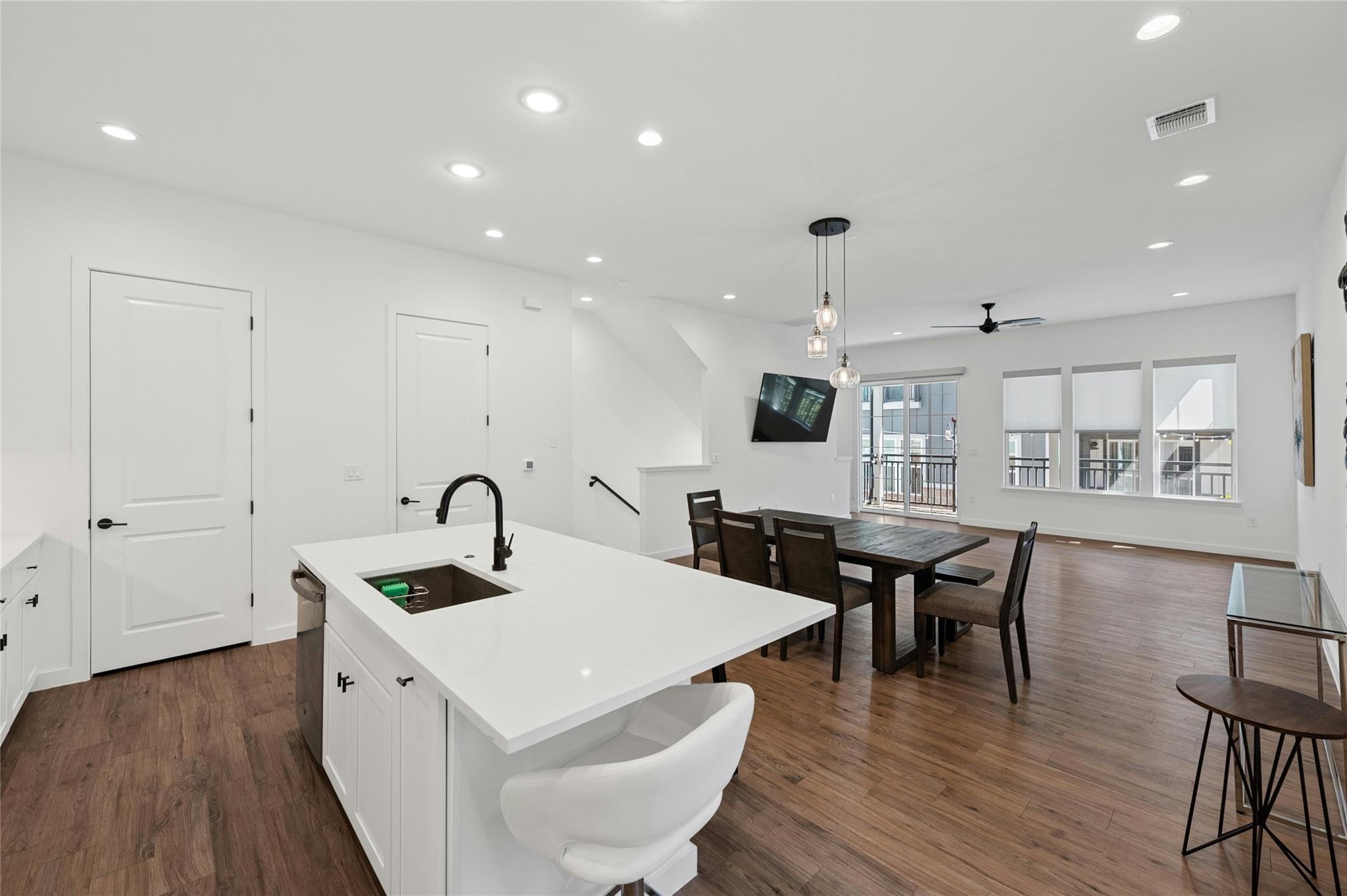 3809 Valley View RD # 10