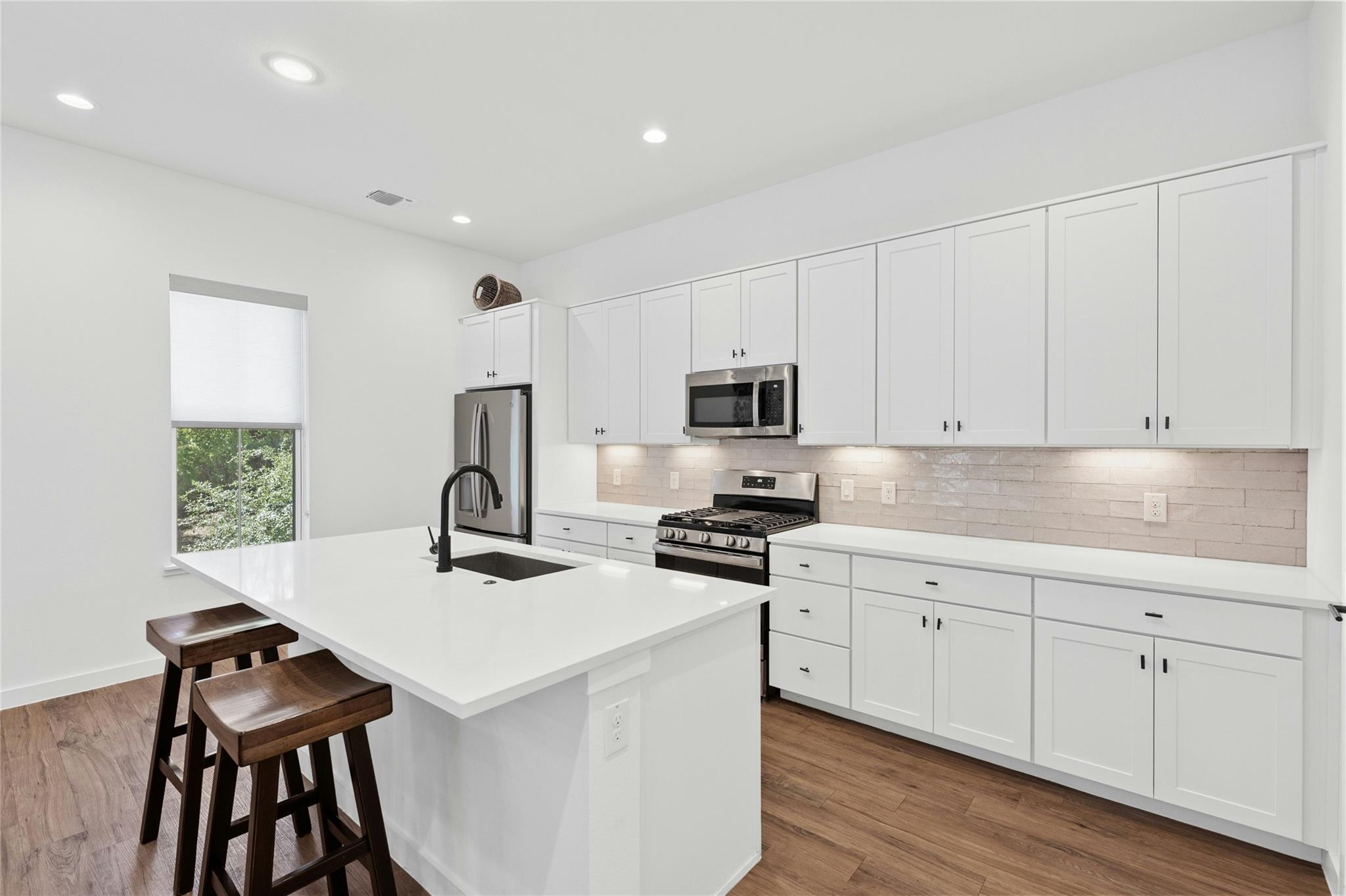 3809 Valley View RD # 10