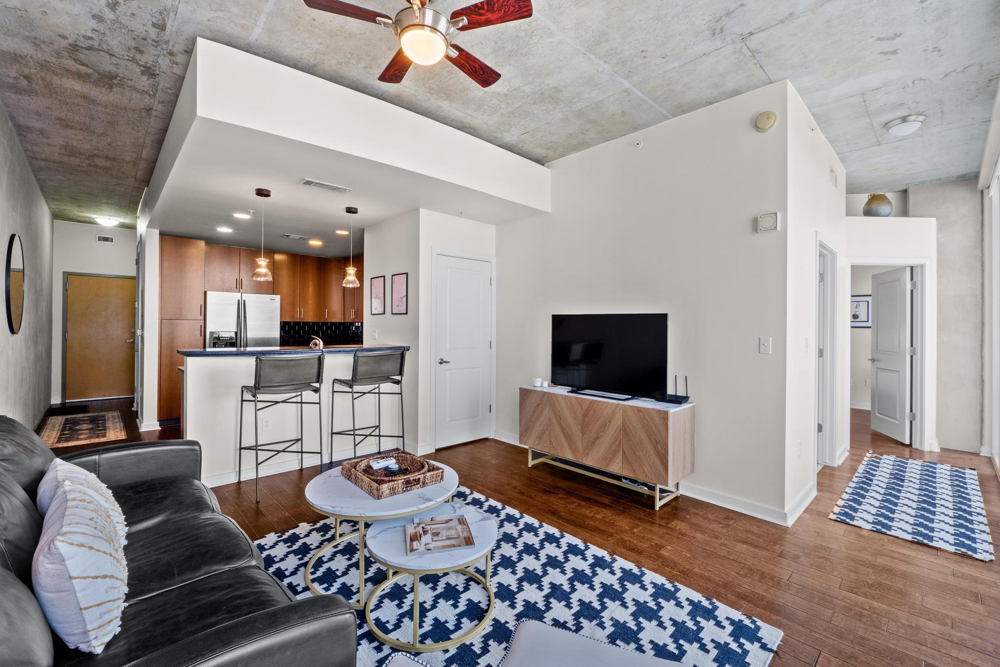 360 Nueces ST # 2808